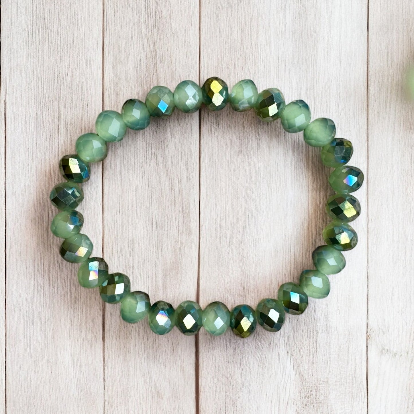 Green glass beaded bracelet