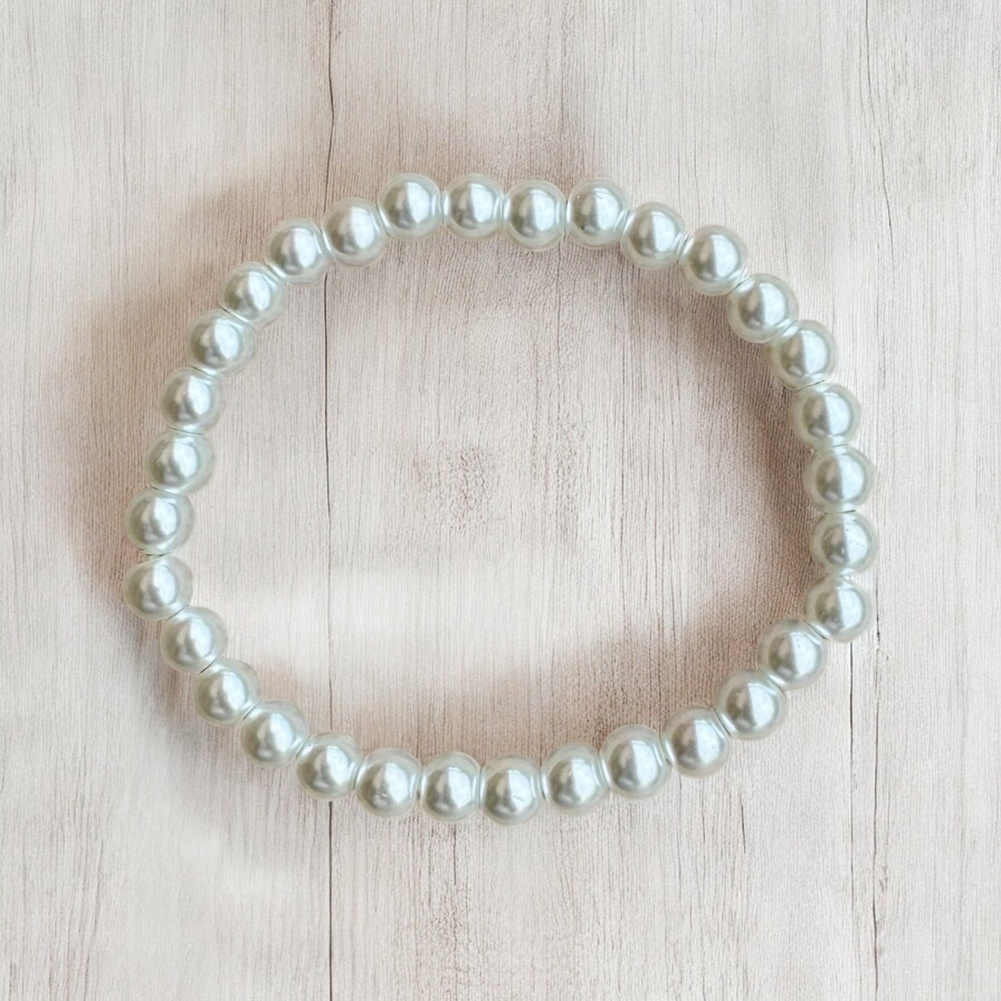 Pearl beaded bracelet